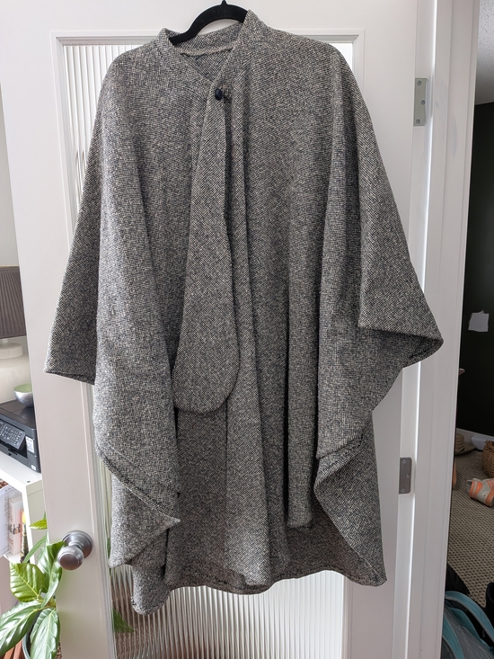Jackets & Blazers - Chic Gray Textured Cape Poncho